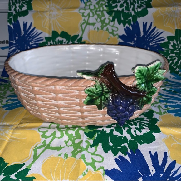 Vintage MADE IN ITALY Woven Look Ceramic Basket Oval Bowl Grapes Vineyard EXC - Picture 1 of 9